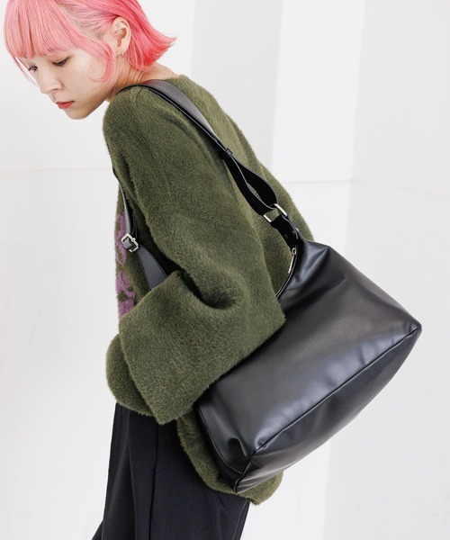 PBLIM（ページボーイリム）の「PBLIM/フェイクレザークロスバック（ショルダーバッグ・レディース・ホワイト/ブラック・FREE）」の3枚目の写真