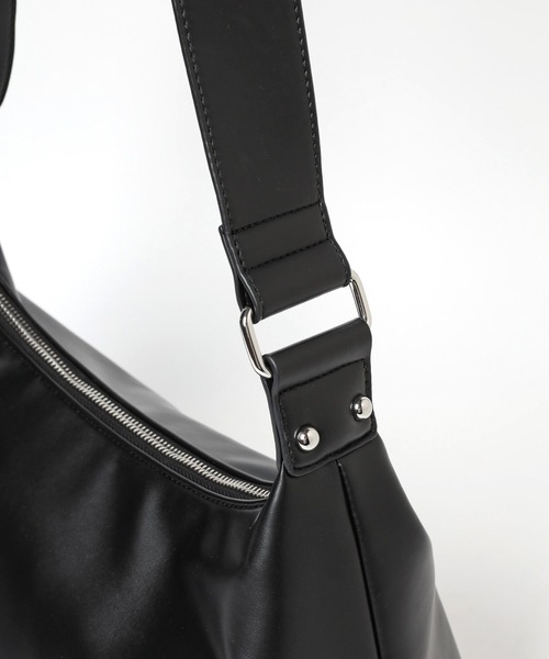 PBLIM（ページボーイリム）の「PBLIM/フェイクレザークロスバック（ショルダーバッグ・レディース・ホワイト/ブラック・FREE）」の22枚目の写真