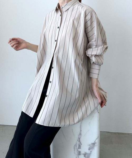 LEPSIM(レプシィム)の「ストライプポンチョシャツ 908831(シャツ/ブラウス・レディース・ブルー/オフホワイト/グレイッシュベージュ/ライトグリーン・FREE)」の3枚目の写真