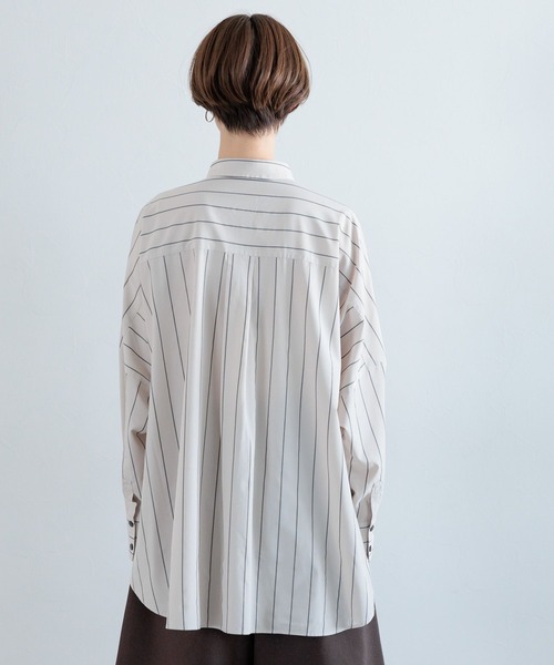 LEPSIM(レプシィム)の「ストライプポンチョシャツ 908831(シャツ/ブラウス・レディース・ブルー/オフホワイト/グレイッシュベージュ/ライトグリーン・FREE)」の5枚目の写真