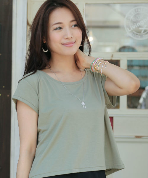 AZUL by moussy(アズールバイマウジー)の「ファイン40/-TRPu天竺クロプド半袖PO(Tシャツ/カットソー・レディース・カーキ系/オフホワイト/ブラック系その他/ブラック・MEDIUM/LARGE/SMALL)」の4枚目の写真