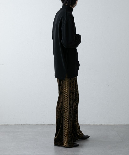 COLONY 2139（コロニートゥーワンスリーナイン）の「ストレッチリブモックネック長袖（Tシャツ/カットソー・メンズ・ブラック/ライトグレー/アイボリー/モカ・LARGE/MEDIUM）」の19枚目の写真