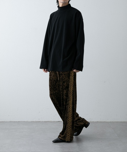 COLONY 2139（コロニートゥーワンスリーナイン）の「ストレッチリブモックネック長袖（Tシャツ/カットソー・メンズ・ブラック/ライトグレー/アイボリー/モカ・LARGE/MEDIUM）」の21枚目の写真