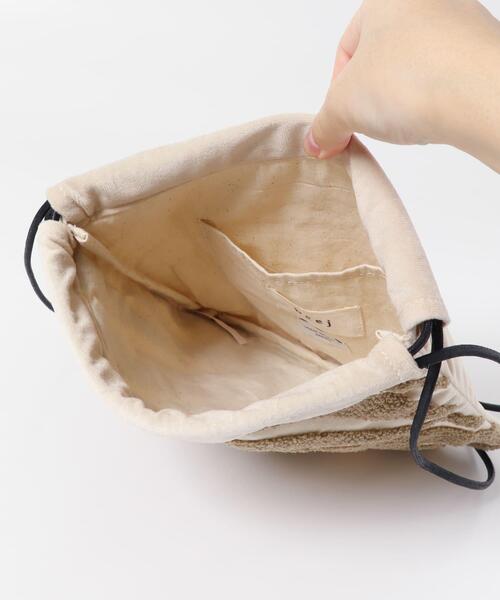 beej(ビージ)の「『別注』beej×DOORS 巾着バッグ(ハンドバッグ・レディース・ベージュ/ブラック・-)」の6枚目の写真