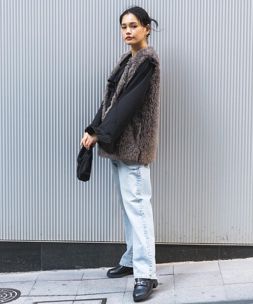 FOREVER 21(フォーエバー トゥエンティーワン)の「ストレートデニムパンツ(デニムパンツ・レディース・ブルー/ライトブルー・LARGE/MEDIUM/X-SMALL/SMALL/X-LARGE)」の4枚目の写真