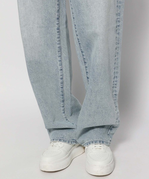 FOREVER 21(フォーエバー トゥエンティーワン)の「ストレートデニムパンツ(デニムパンツ・レディース・ブルー/ライトブルー・LARGE/MEDIUM/X-SMALL/SMALL/X-LARGE)」の21枚目の写真