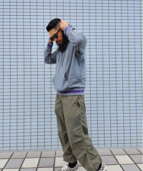 BOYCOTT(ボイコット)の「【BOYCOTT:ボイコット】ラインリブパーカー/10oz(オンス)裏起毛ヘビーウェイトプルオーバーパーカー・フーディ(パーカー・メンズ・グレー/カーキ・X-LARGE/LARGE/MEDIUM)」の3枚目の写真
