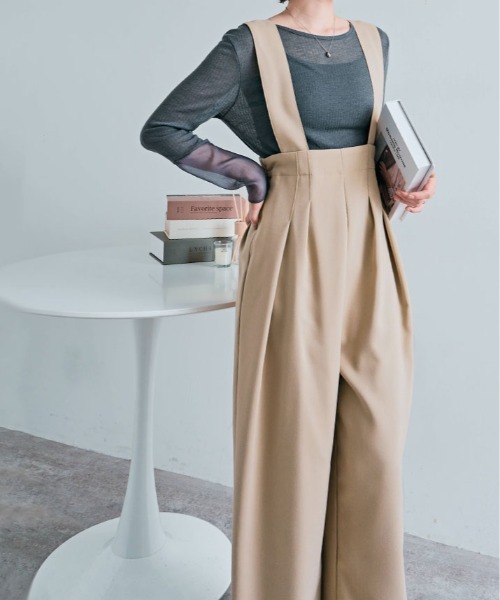 kirakiraShop（キラキラショップ）の「キレイ目シルエットで大人見せ。ハイウエスト タック サロペット（サロペット/オーバーオール・レディース・ブラック/チャコール/ベージュ/ブラウン系その他・M/L）」の17枚目の写真