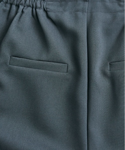 kirakiraShop（キラキラショップ）の「キレイ目シルエットで大人見せ。ハイウエスト タック サロペット（サロペット/オーバーオール・レディース・ブラック/チャコール/ベージュ/ブラウン系その他・M/L）」の6枚目の写真