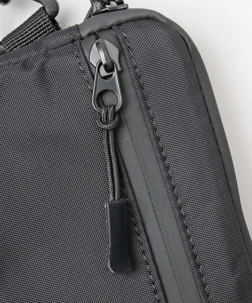 NoiR/ノアール(ノアール)の「撥水加工 ロープショルダー スマホ マルチポーチ Trinity shoulder(トリニティショルダー) N23008(ショルダーバッグ・メンズ・ブラック/ブラック系その他・FREE)」の19枚目の写真