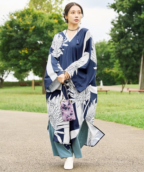 カヤ(カヤ)の「【カヤ】花影(かえい)ワンピース(ワンピース・レディース・ネイビー/ブラック×レッド/ホワイト×ブラック/ブラック×ホワイト/グレー/ダークネイビー・FREE)」の6枚目の写真