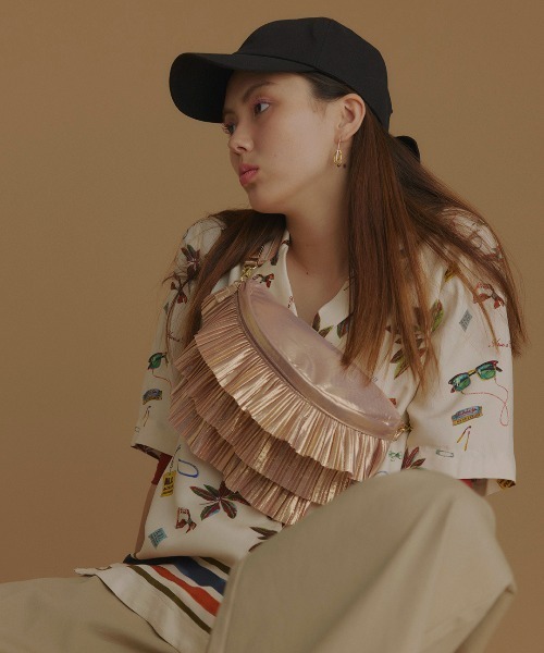 Casselini（キャセリーニ）の「Casselini(キャセリーニ)フリルクロスボディバッグ（ショルダーバッグ・レディース・ブラック/シルバー/ピンク・FREE）」の22枚目の写真