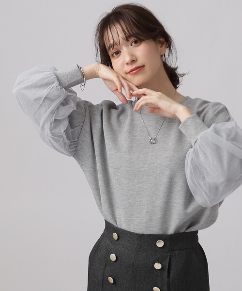 DRESKIP(ドレスキップ)の「◆一枚で上品華やか お袖チュール 裏毛トップス(スウェット・レディース・オフホワイト/グレー/ブラック/ライトブルー・02/03/04)」の4枚目の写真