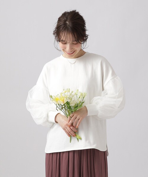 DRESKIP(ドレスキップ)の「◆一枚で上品華やか お袖チュール 裏毛トップス(スウェット・レディース・オフホワイト/グレー/ブラック/ライトブルー・02/03/04)」の2枚目の写真