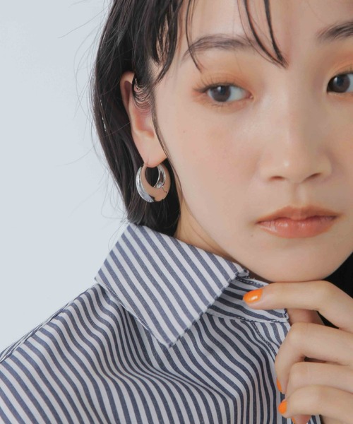 NANO universe(ナノユニバース)の「ムーンフープピアス(ピアス(両耳用)・レディース・シルバー/ゴールド・FREE)」の1枚目の写真