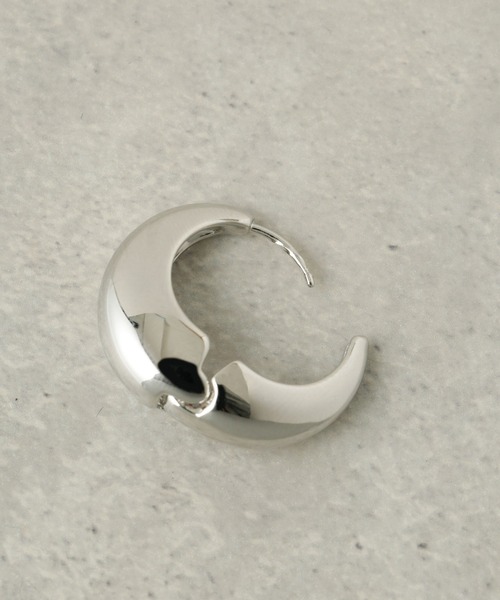 NANO universe(ナノユニバース)の「ムーンフープピアス(ピアス(両耳用)・レディース・シルバー/ゴールド・FREE)」の5枚目の写真