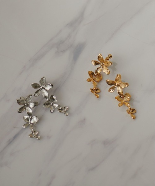 natural couture（ナチュラルクチュール）の「メタルフラワーイヤリング（イヤリング・レディース・ゴールド/シルバー・FREE）」の11枚目の写真