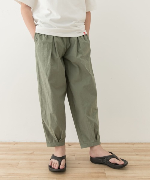 URBAN RESEARCH DOORS（アーバンリサーチドアーズ）の「撥水タックワイドパンツ(KIDS)（その他パンツ・キッズ・スミクロ/カーキ・120/105/150/135）」の17枚目の写真