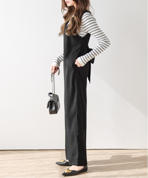 AMELY(エミリー)の「バックリボンVネックサロペット(サロペット/オーバーオール・レディース・ブルー/ブラック/カーキブラウン/ベージュ系・M/L)」の6枚目の写真