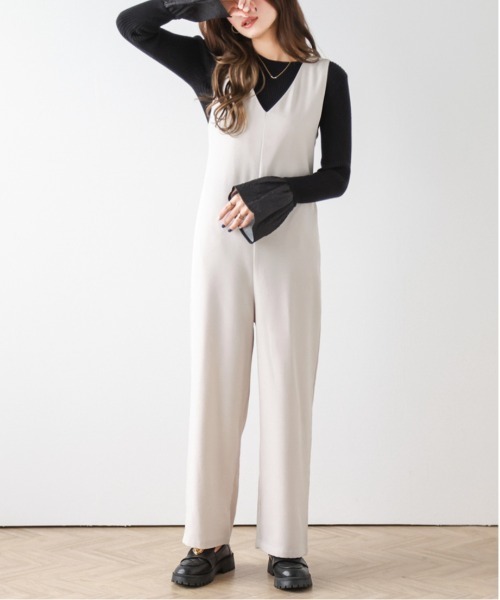 AMELY(エミリー)の「バックリボンVネックサロペット(サロペット/オーバーオール・レディース・ブルー/ブラック/カーキブラウン/ベージュ系・M/L)」の13枚目の写真
