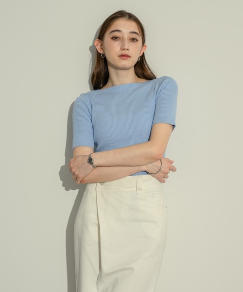 NEUNA（ヌナ）の「2wayワンショルダーリブトップス（Tシャツ