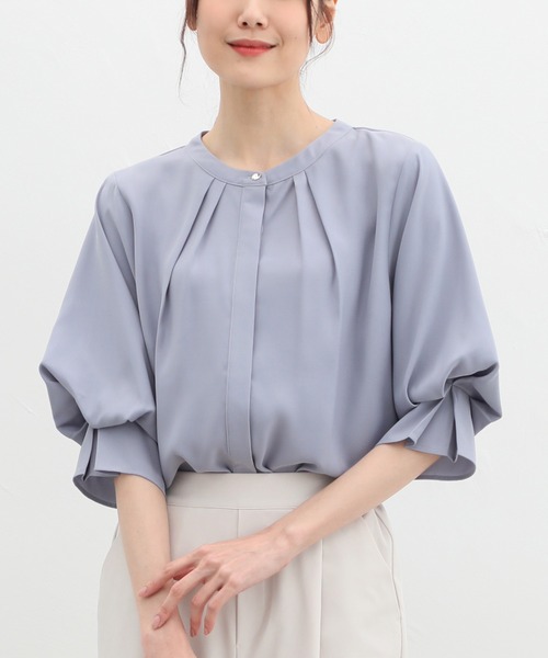 Honeys（ハニーズ）の「６分袖バンドカラーブラウス（シャツ/ブラウス・レディース・ネイビー/ブルー系その他/ライム/アイボリー/グレイッシュベージュ・S/M/L/LL/3L）」の5枚目の写真