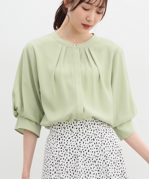 Honeys（ハニーズ）の「６分袖バンドカラーブラウス（シャツ/ブラウス・レディース・ネイビー/ブルー系その他/ライム/アイボリー/グレイッシュベージュ・S/M/L/LL/3L）」の3枚目の写真