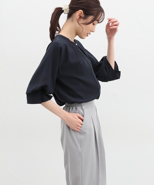 Honeys（ハニーズ）の「６分袖バンドカラーブラウス（シャツ/ブラウス・レディース・ネイビー/ブルー系その他/ライム/アイボリー/グレイッシュベージュ・S/M/L/LL/3L）」の9枚目の写真