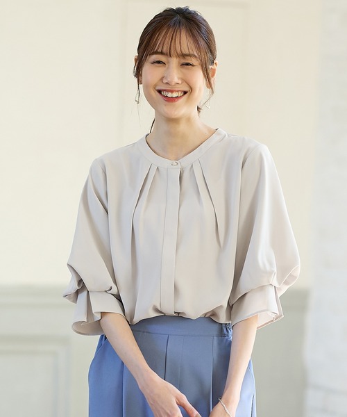 Honeys（ハニーズ）の「６分袖バンドカラーブラウス（シャツ/ブラウス・レディース・ネイビー/ブルー系その他/ライム/アイボリー/グレイッシュベージュ・S/M/L/LL/3L）」の18枚目の写真