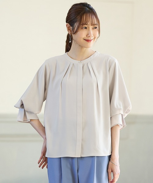 Honeys（ハニーズ）の「６分袖バンドカラーブラウス（シャツ/ブラウス・レディース・ネイビー/ブルー系その他/ライム/アイボリー/グレイッシュベージュ・S/M/L/LL/3L）」の19枚目の写真