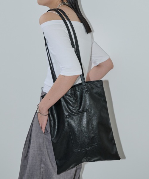 Aunt Marie's(アントマリーズ)の「ベーシックアウトポケットトート/A4ノートパソコン収納可(トートバッグ・レディース・アイボリー/シルバー/ブラック・FREE)」の3枚目の写真