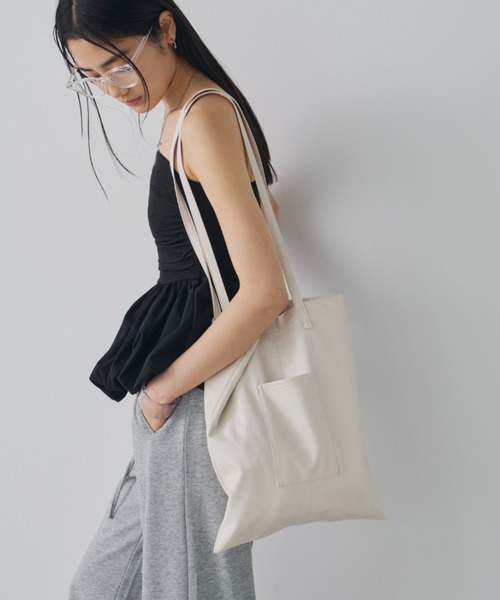 Aunt Marie's(アントマリーズ)の「ベーシックアウトポケットトート/A4ノートパソコン収納可(トートバッグ・レディース・アイボリー/シルバー/ブラック・FREE)」の10枚目の写真