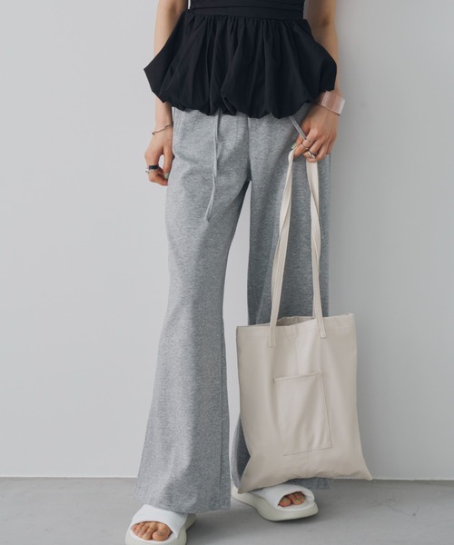 Aunt Marie's(アントマリーズ)の「ベーシックアウトポケットトート/A4ノートパソコン収納可(トートバッグ・レディース・アイボリー/シルバー/ブラック・FREE)」の5枚目の写真