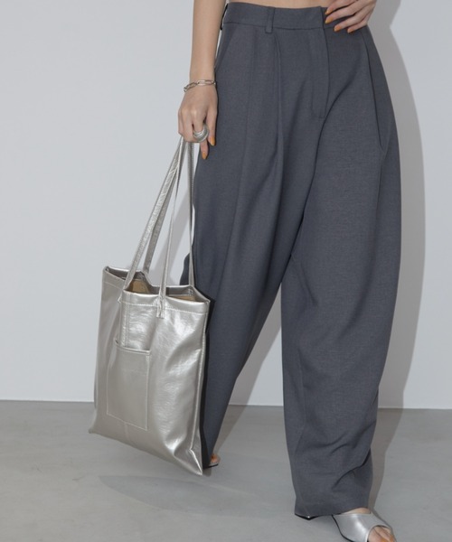 Aunt Marie's(アントマリーズ)の「ベーシックアウトポケットトート/A4ノートパソコン収納可(トートバッグ・レディース・アイボリー/シルバー/ブラック・FREE)」の15枚目の写真