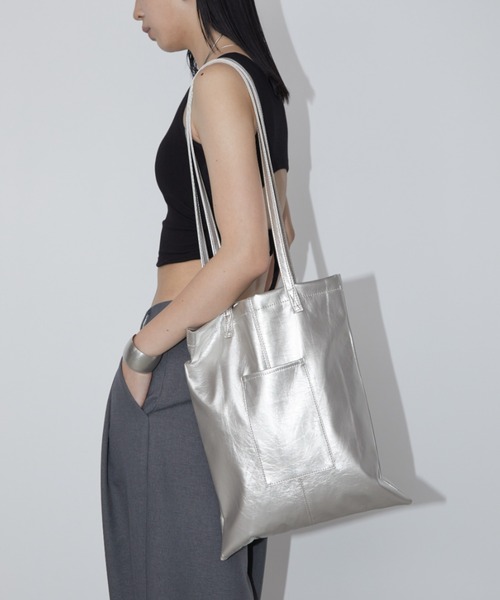 Aunt Marie's(アントマリーズ)の「ベーシックアウトポケットトート/A4ノートパソコン収納可(トートバッグ・レディース・アイボリー/シルバー/ブラック・FREE)」の20枚目の写真