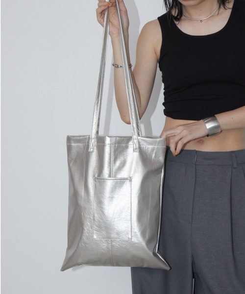 Aunt Marie's(アントマリーズ)の「ベーシックアウトポケットトート/A4ノートパソコン収納可(トートバッグ・レディース・アイボリー/シルバー/ブラック・FREE)」の16枚目の写真