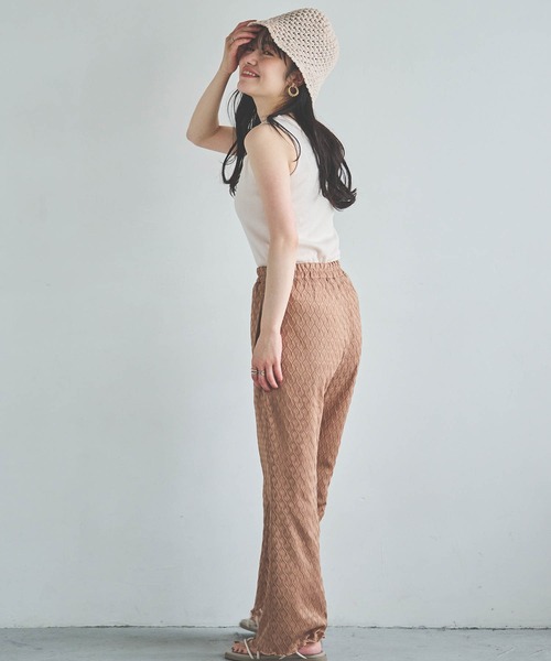 mil(ミル)の「【150㎝前後の小柄さんサイズ】リーフ柄レースセミフレアパンツ【全ゴム・楽ちん】(その他パンツ・レディース・ブラウン/ブラック/スモークピンク・XS/S/M)」の3枚目の写真