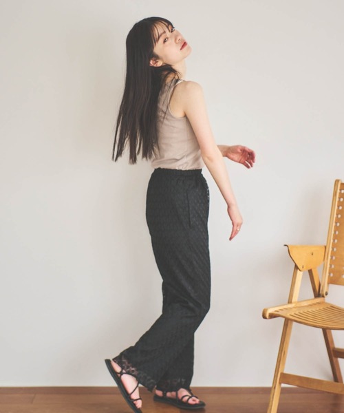 mil(ミル)の「【150㎝前後の小柄さんサイズ】リーフ柄レースセミフレアパンツ【全ゴム・楽ちん】(その他パンツ・レディース・ブラウン/ブラック/スモークピンク・XS/S/M)」の19枚目の写真