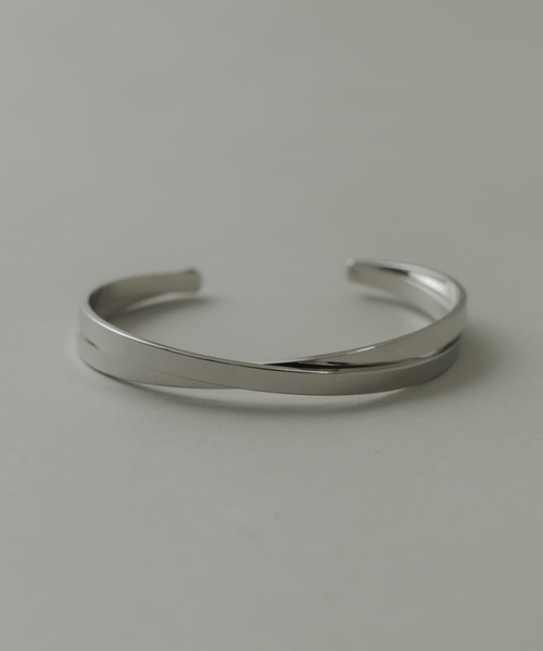 SMELLY（スメリー）の「メタルクロスバングル（ブレスレット・メンズ・シルバー・-）」の5枚目の写真