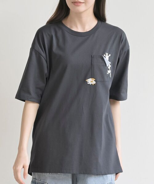 rps(アールピーエス)の「ポケットキャットワッフル切替T(Tシャツ/カットソー・レディース・チャコールグレー/ホワイト系その他2/オフホワイト/サックスブルー/ブルー・フリー)」の4枚目の写真