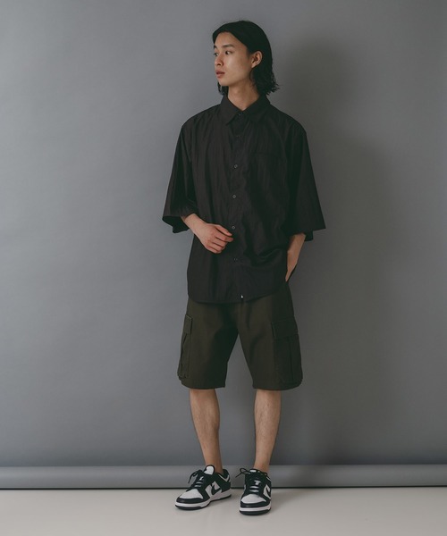 brknhome(ブロークンホーム)の「【brknhome/ブロークンホーム】タスランナイロン 半袖ワイドシャツ(シャツ/ブラウス・メンズ・サンドベージュ/スミクロ/グレー・MEDIUM/LARGE)」の6枚目の写真