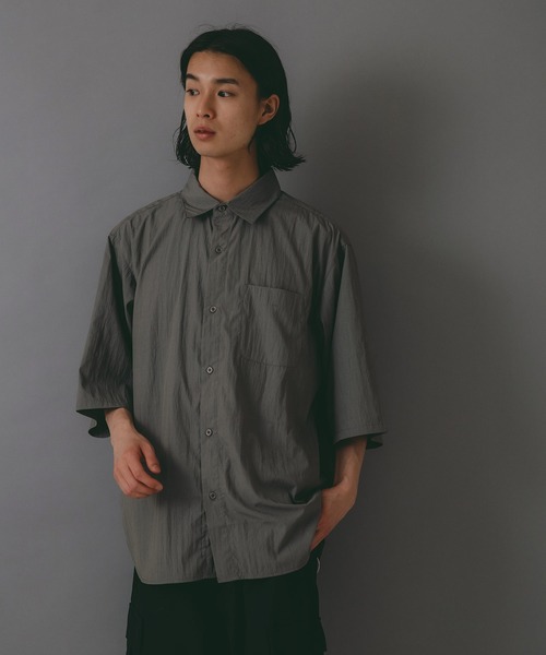 brknhome(ブロークンホーム)の「【brknhome/ブロークンホーム】タスランナイロン 半袖ワイドシャツ(シャツ/ブラウス・メンズ・サンドベージュ/スミクロ/グレー・MEDIUM/LARGE)」の9枚目の写真