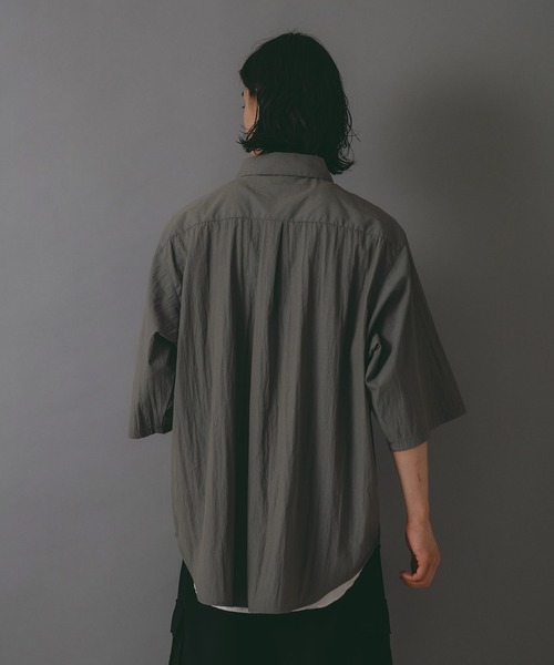 brknhome(ブロークンホーム)の「【brknhome/ブロークンホーム】タスランナイロン 半袖ワイドシャツ(シャツ/ブラウス・メンズ・サンドベージュ/スミクロ/グレー・MEDIUM/LARGE)」の11枚目の写真