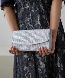 &Robu.（アンドロブ）の「サテンプリーツクラッチバッグ  フォーマル 結婚式 お呼ばれ（クラッチバッグ）」