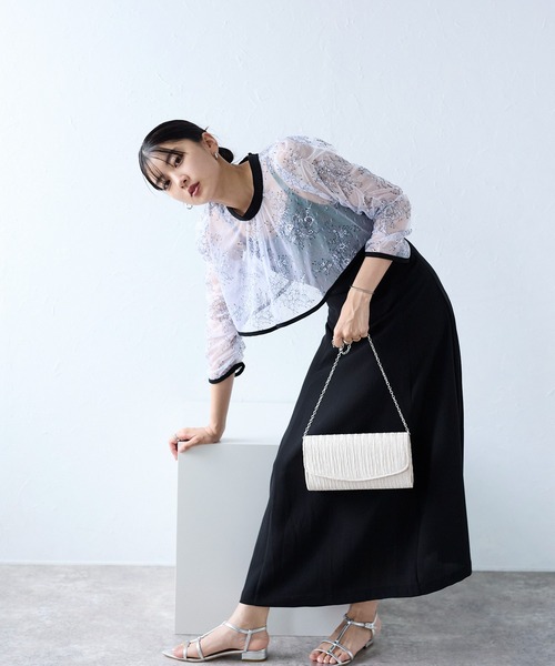 &Robu.（アンドロブ）の「サテンプリーツクラッチバッグ  フォーマル 結婚式 お呼ばれ（クラッチバッグ・レディース・ブラック/グレー/ベージュ・FREE）」の11枚目の写真