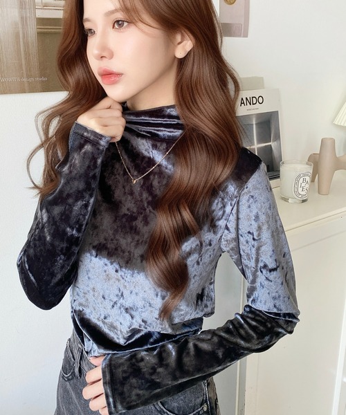 MARK&LONA ブラック ハイネック ベロア素材 ベロアハイネックプルオーバー | Cut and sew | HER. Online Store