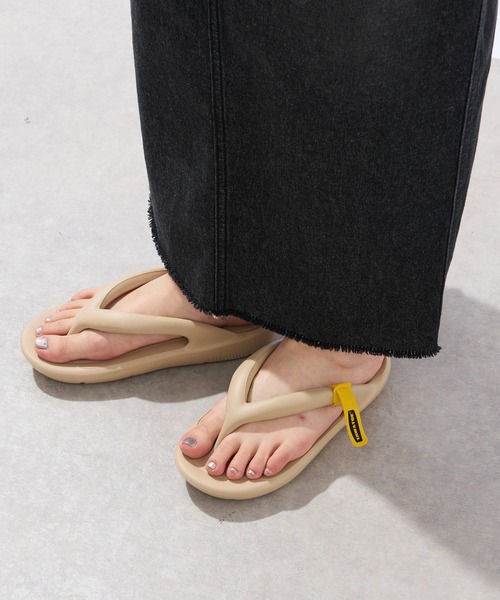 RIVE DROITE（リヴドロワ）の「【TAW&TOE（トーアンドトー）】トングサンダル（サンダル・レディース・サンドベージュ/ブラック・XS/S）」の3枚目の写真