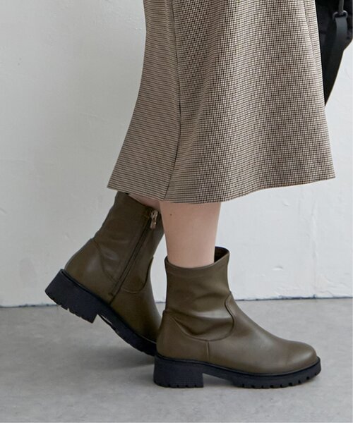 ikka(イッカ)の「PUストレッチトラックソールブーツ(ブーツ・レディース・ブラック/オフホワイト/ライム・M/L)」の4枚目の写真