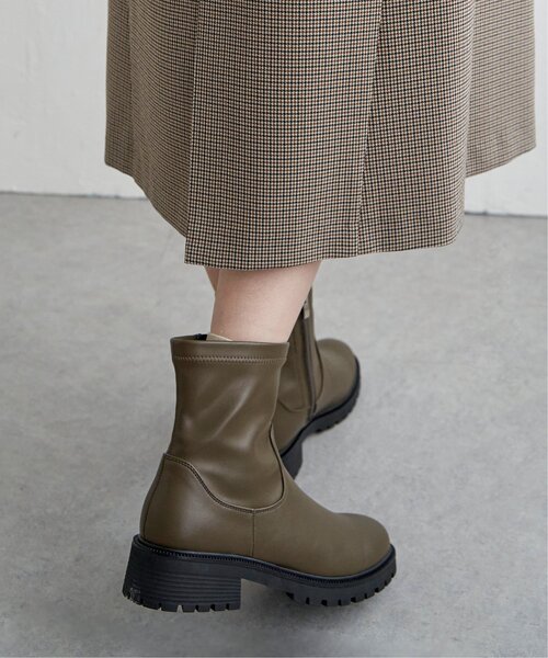 ikka(イッカ)の「PUストレッチトラックソールブーツ(ブーツ・レディース・ブラック/オフホワイト/ライム・M/L)」の5枚目の写真