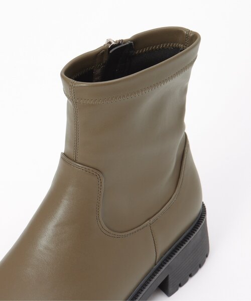 ikka(イッカ)の「PUストレッチトラックソールブーツ(ブーツ・レディース・ブラック/オフホワイト/ライム・M/L)」の17枚目の写真